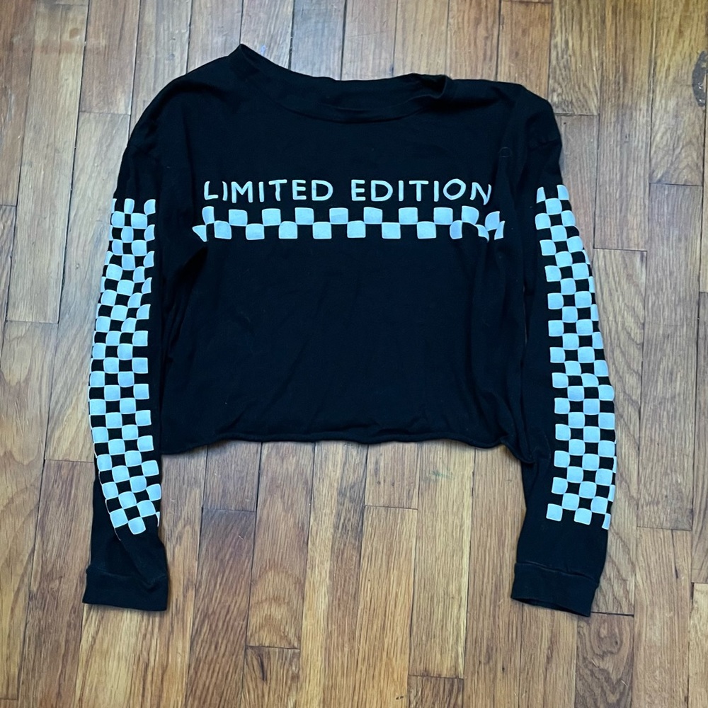black cropped long sleeve